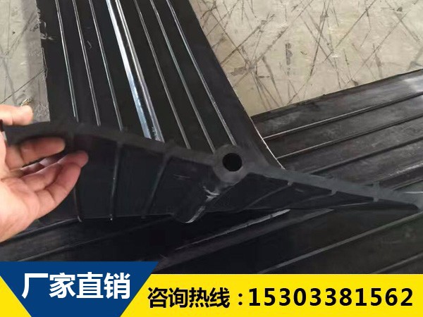 難以琢磨在定位橡膠止水帶時要注意點嘛？